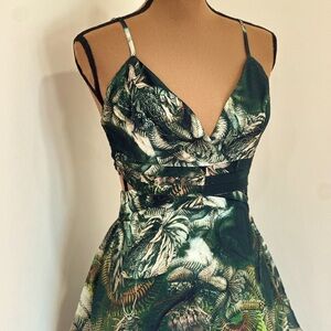 Elegant Green Patterned Dress